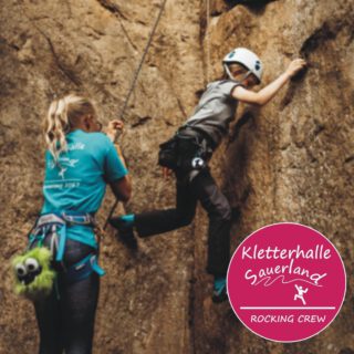 Hier kommt sie nun, unsere Verkündung der Sieger unseres Trainingswettkampfes unserer Kletterkids🥳
•
Insgesamt gab es über 30 Videos mit Übungen, die sich unsere Trainer und unsere Kids der Rocking Crew ausgedacht haben💪🏽
•
Die Gewinner sind…
•
NORA 🥳💐👏🏻🏆
•
PAUL 💪🏻💐🥳🥇mit dem besten Übungsvorschlag
•
LILLI und NINA🎉👏🏻🎁 mit einer wirklich herausragender Teilnahme
•
Herzlichen Glückwunsch ‼️‼️
•
Ein großes DANKESCHÖN an alle unsere Kletterkids! Wir haben uns über jeden einzelnen Teilnehmer gefreut👏🏻😊
Ihr seid super und wir freuen uns, dass es endlich weiter geht!!!
•
#fwsauerland #sauerland #schmallenberg #kletterkids #rockingcrew #kletterkurs #kletterhalle #baldgehtswiederlos #winterberg #lennestadt #meschede #eslohe