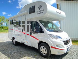 Vielen lieben Dank @alexautopflege für das super Endergebnis!🥰
•
#fwsauerland #sauerland #schmallenberg #wohnmobil #alexautopflege #danke #urlaub #winterberg #willingen #lennestadt